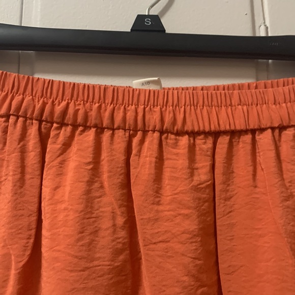 Orange midi skirt - Picture 2 of 3